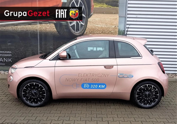 Fiat 500 cena 144900 przebieg: 8000, rok produkcji 2021 z Bodzentyn małe 67